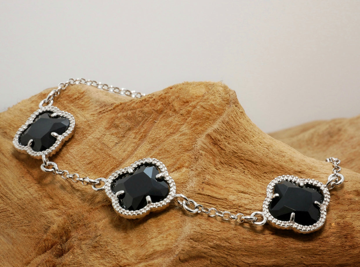 Clover | with Black Quartz