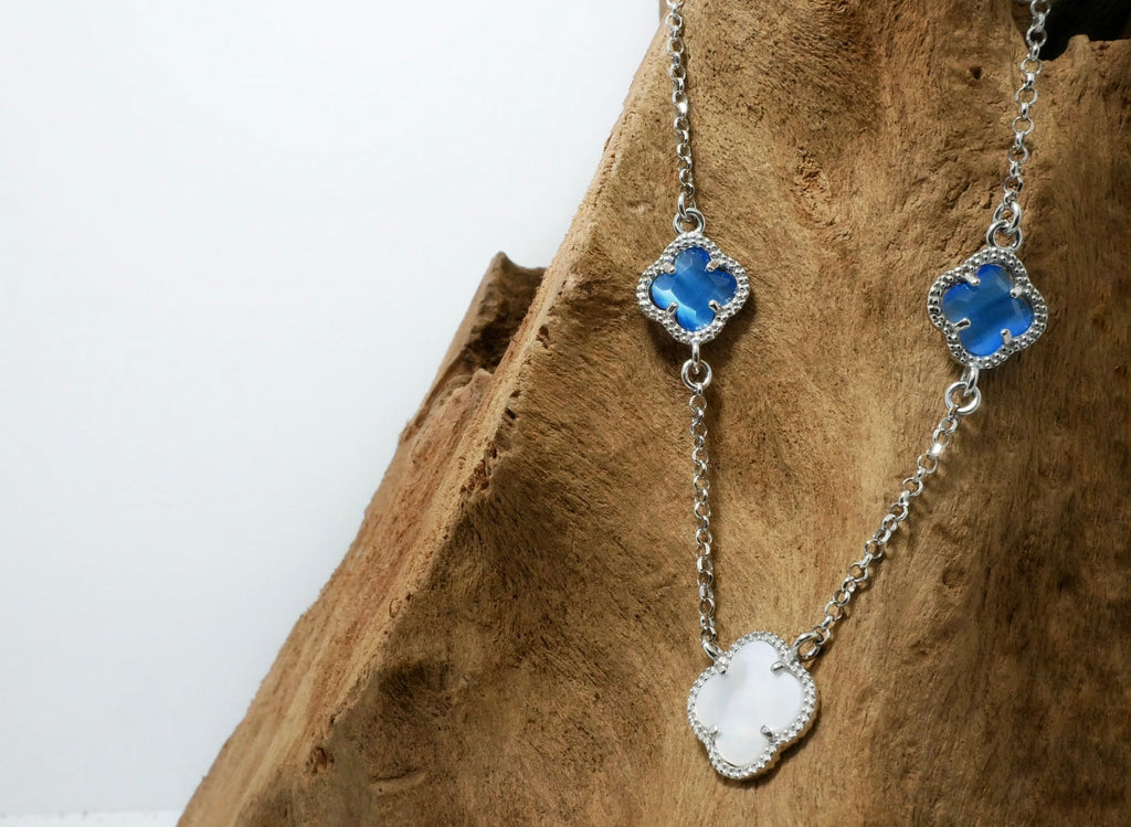 Clover | Necklace with Blu Quartz and Mother of Pearl