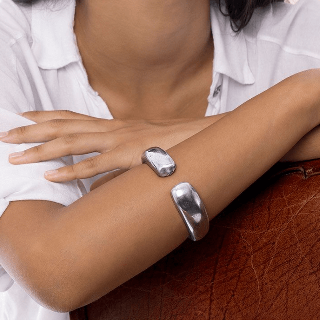 RIGID OPEN BRACELET
