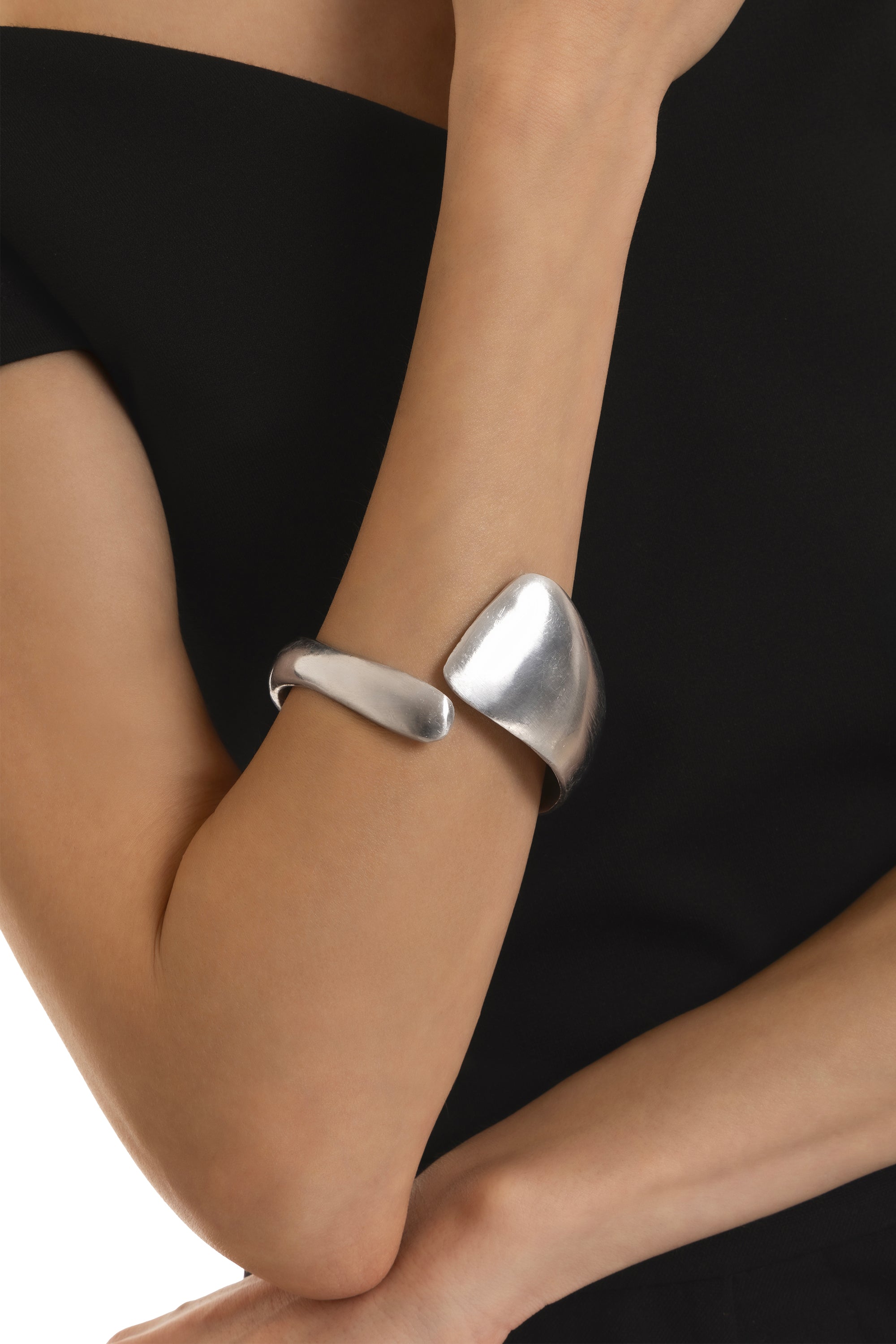 CUFF BRACELET OPEN
