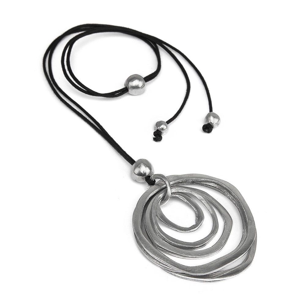 WIRE NECKLACE WITH IRREGULAR CONCENTRIC CIRCLES PENDANT