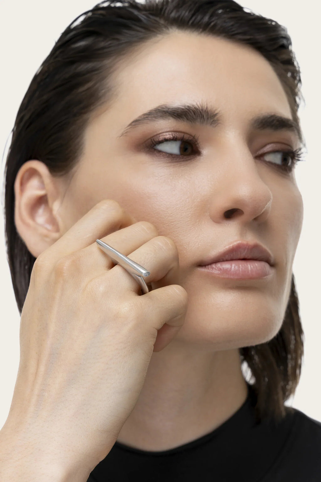 RING WITH 1 BAR
