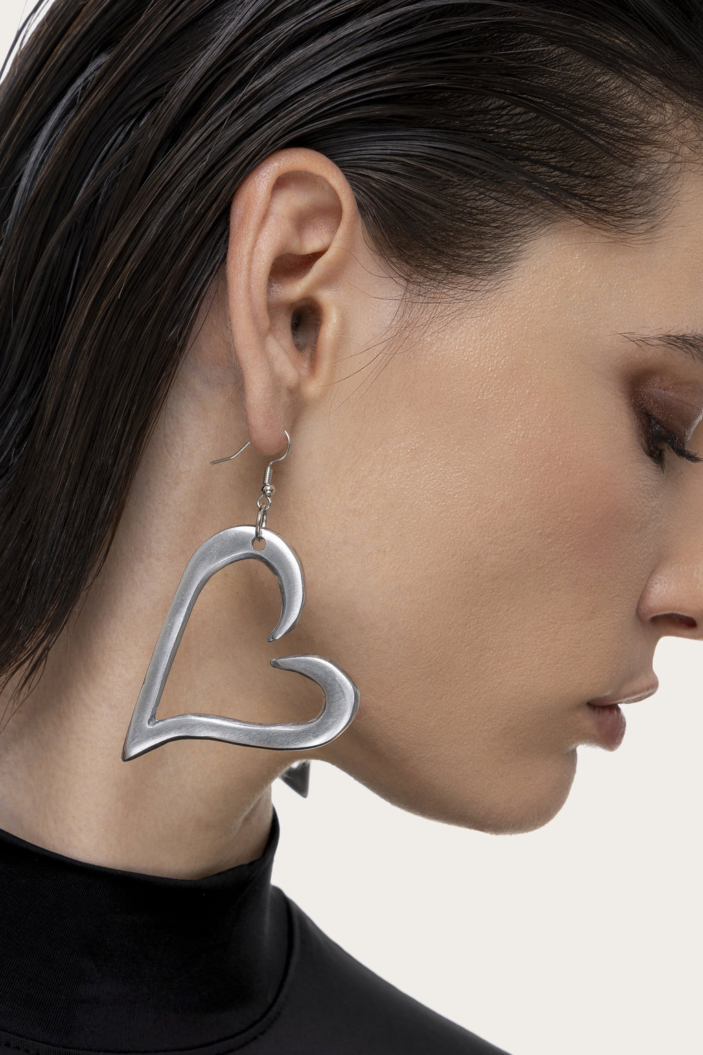 HEART CUT OUT EARRINGS