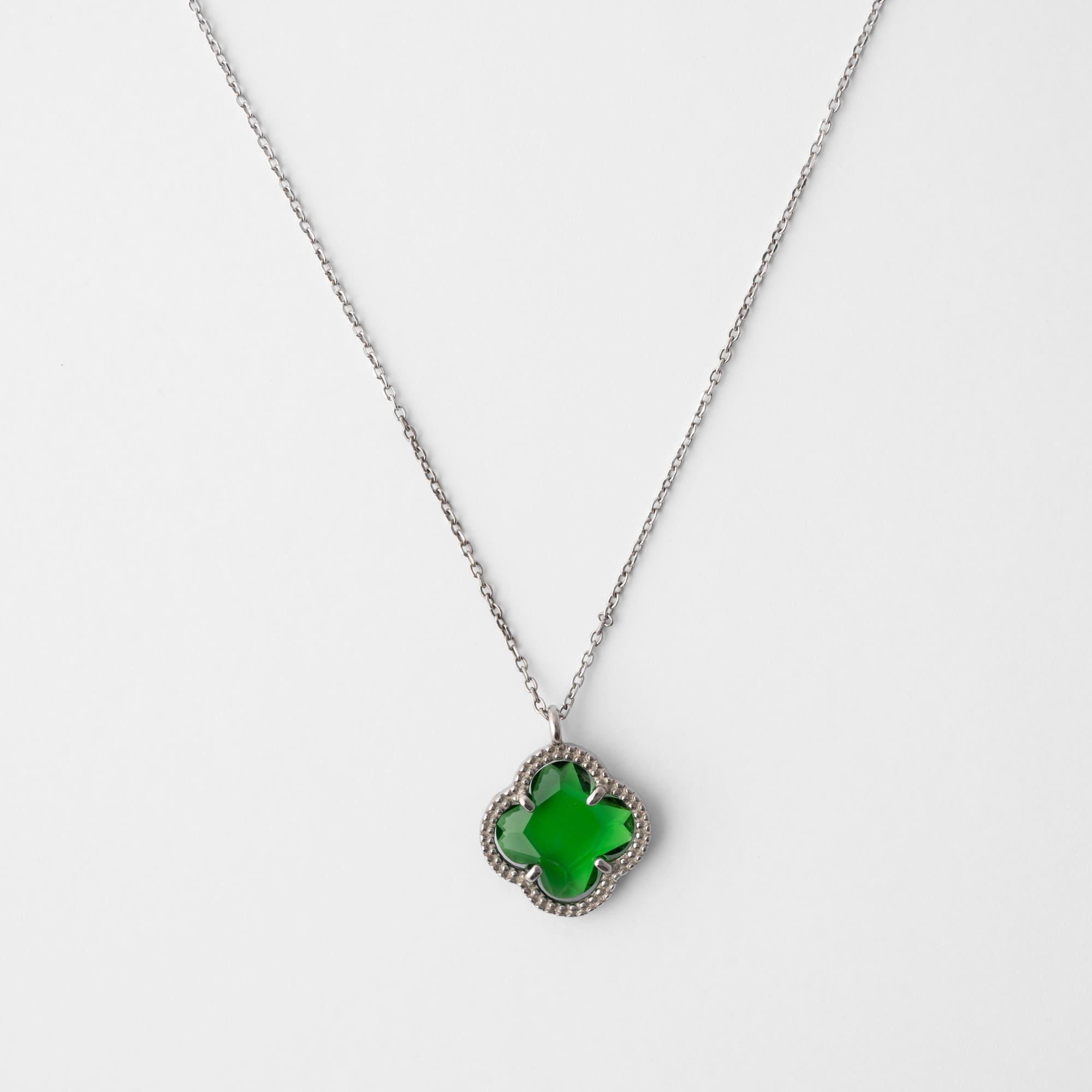 Clover | Necklace with Emerald Quartz