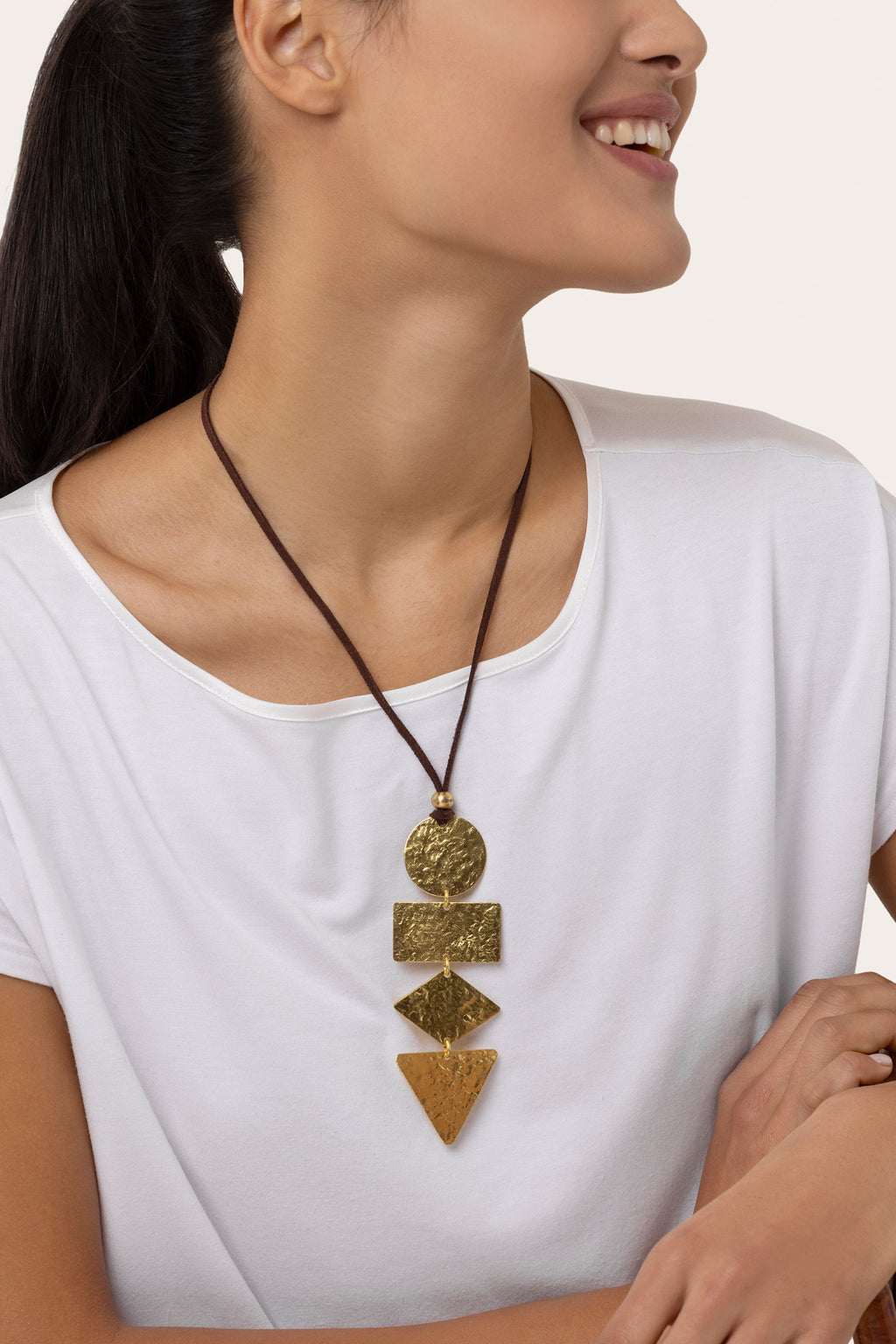PENDANT IRREGULAR PLAQUES