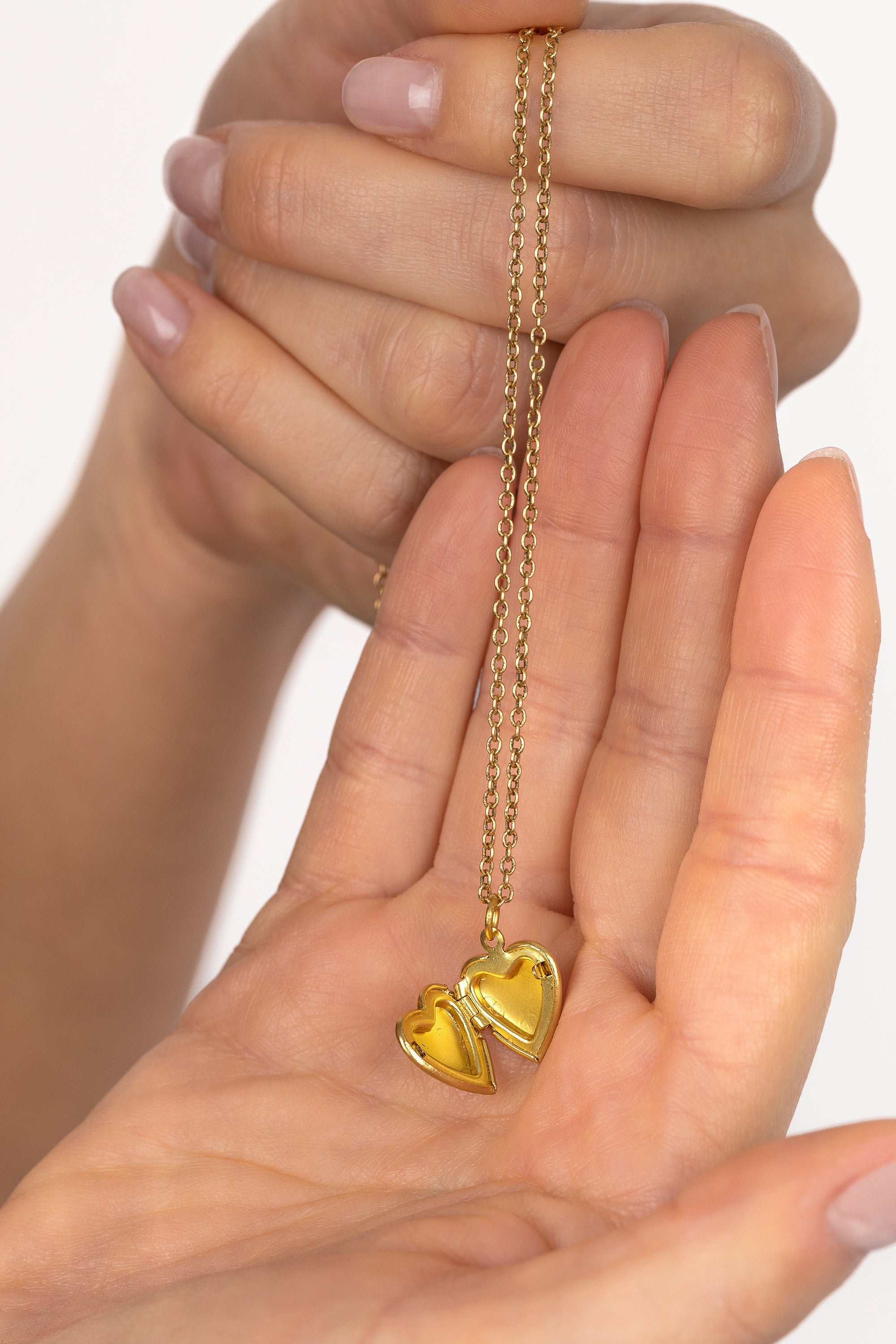 MINI HEART PHOTO FRAME PENDANT