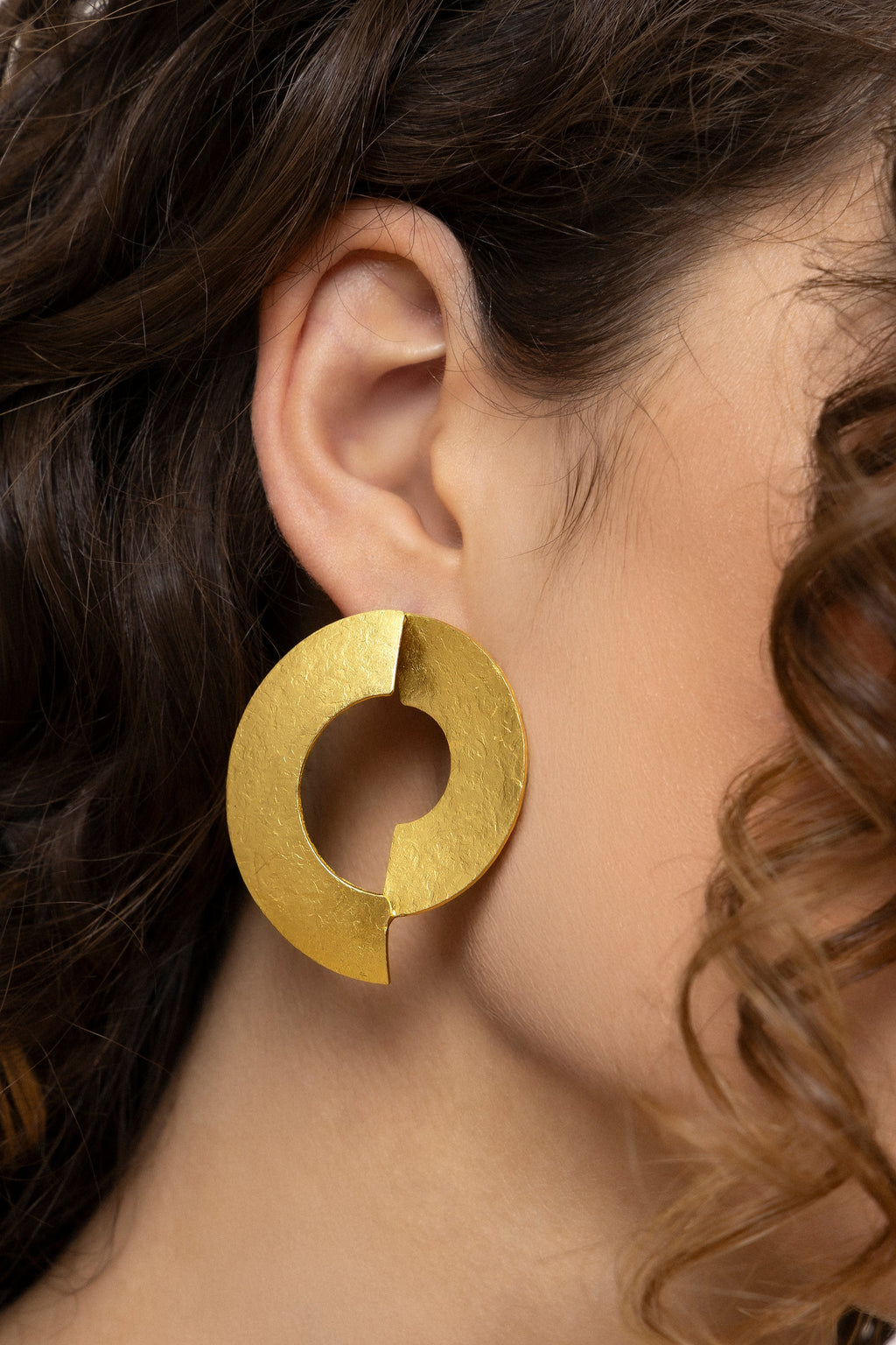 2 SEMI-CIRCLE EARRINGS