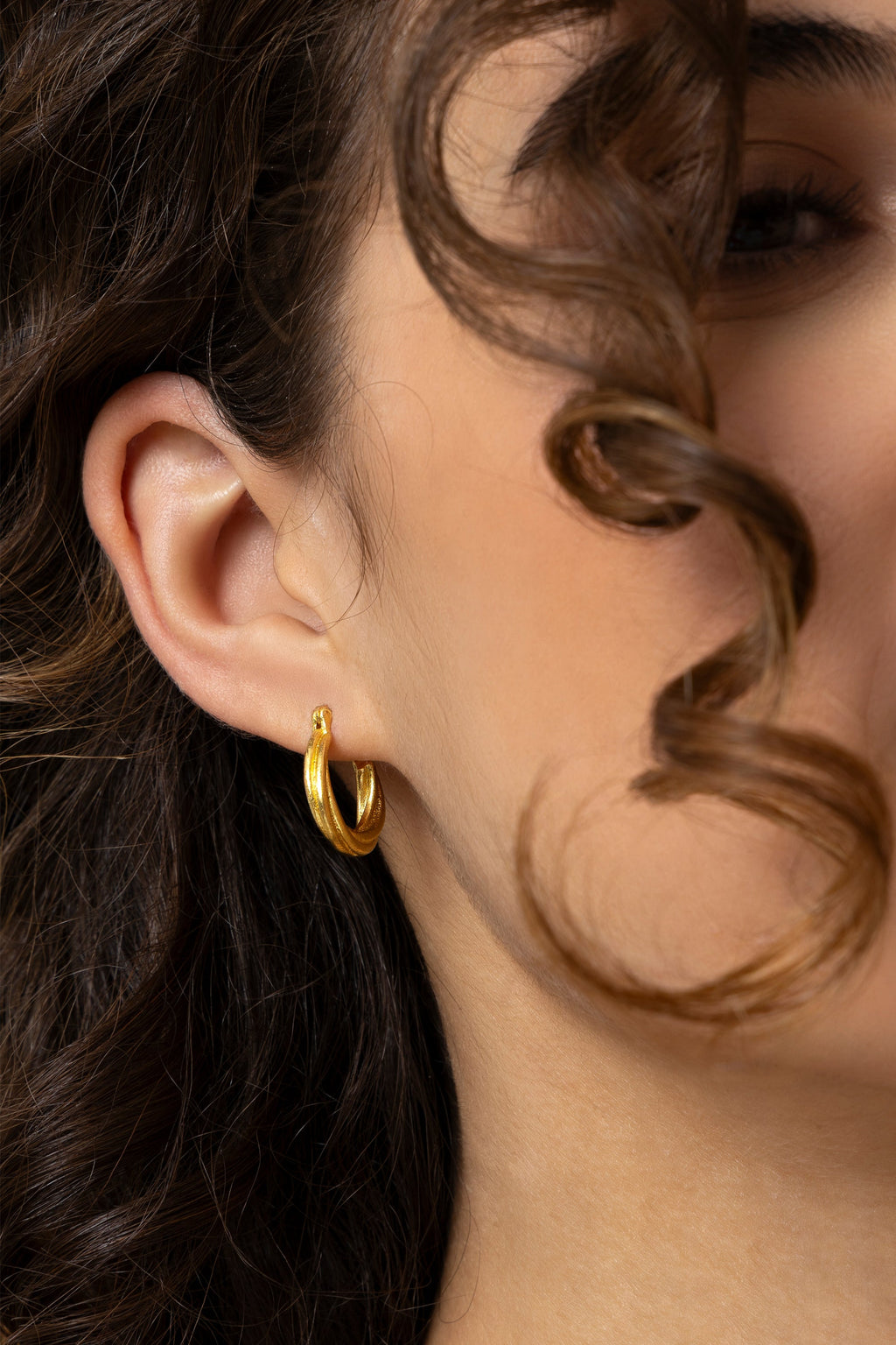INTERLACED DESIGN EARRINGS