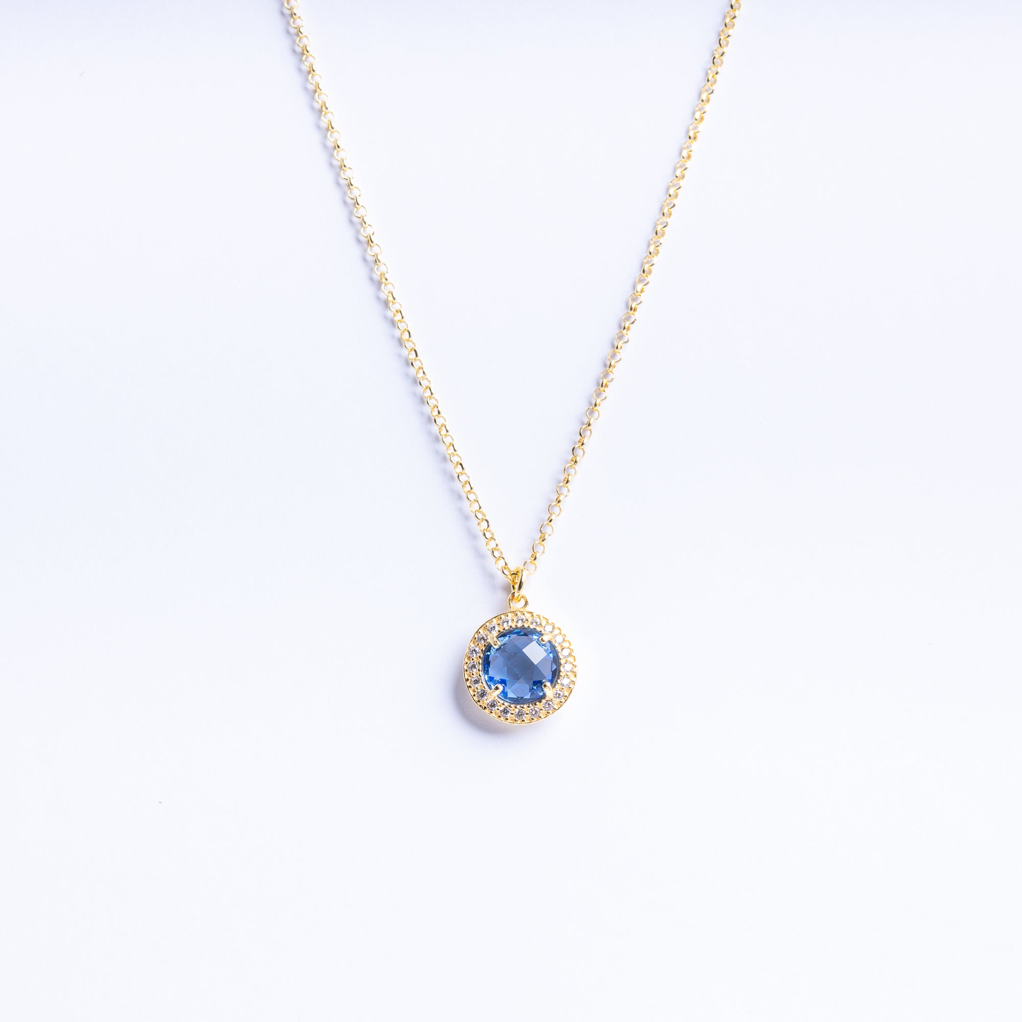 Necklace with Sapphire-Blue Quartz and Zircon Hal