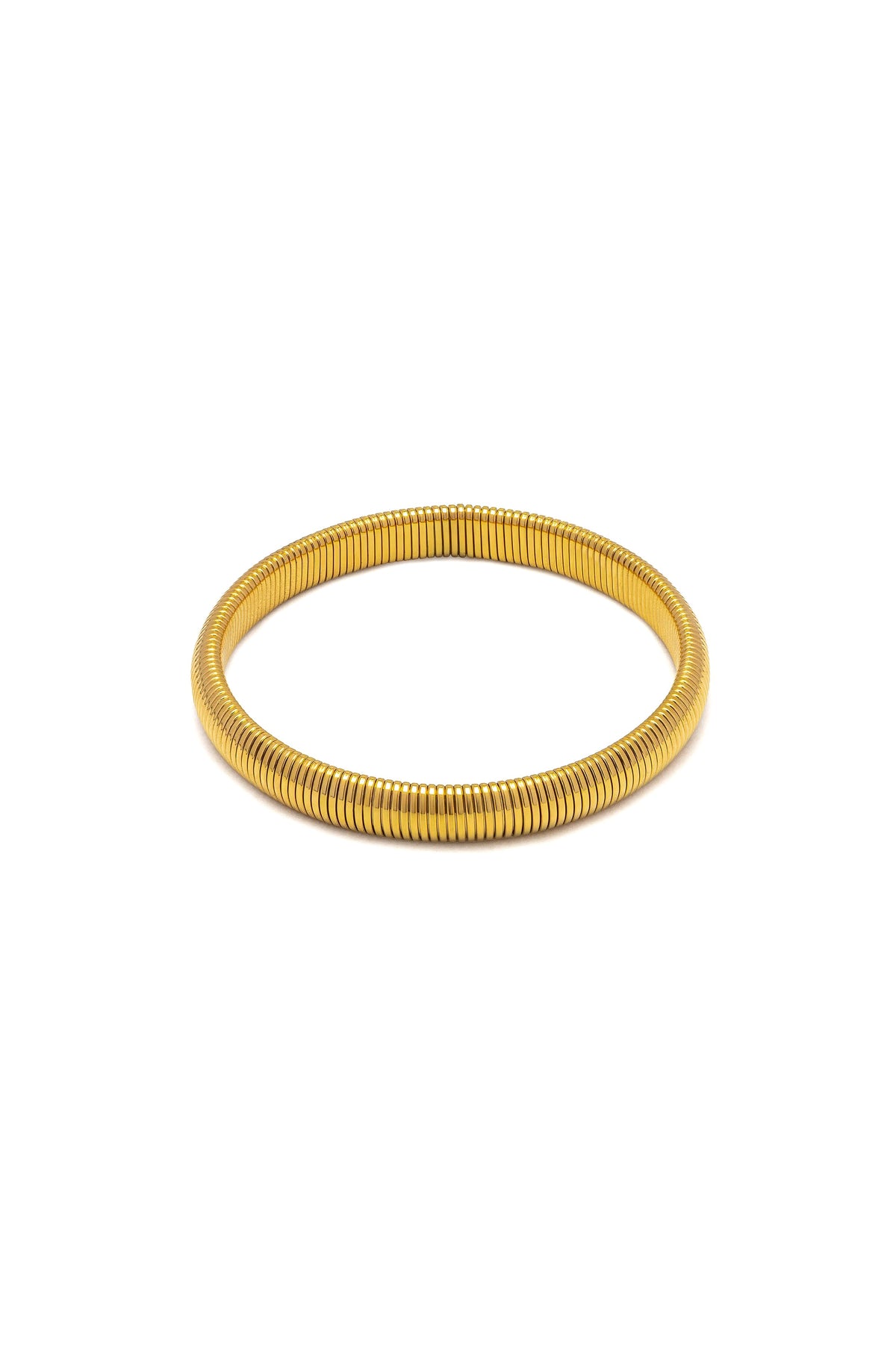 Vestopazzo Ribbed Rigid Bracelet - Bracelets in Kuwait | سوار بانجل صلب مضلع مطلي بالذهب من مجموعة Essential - Saya