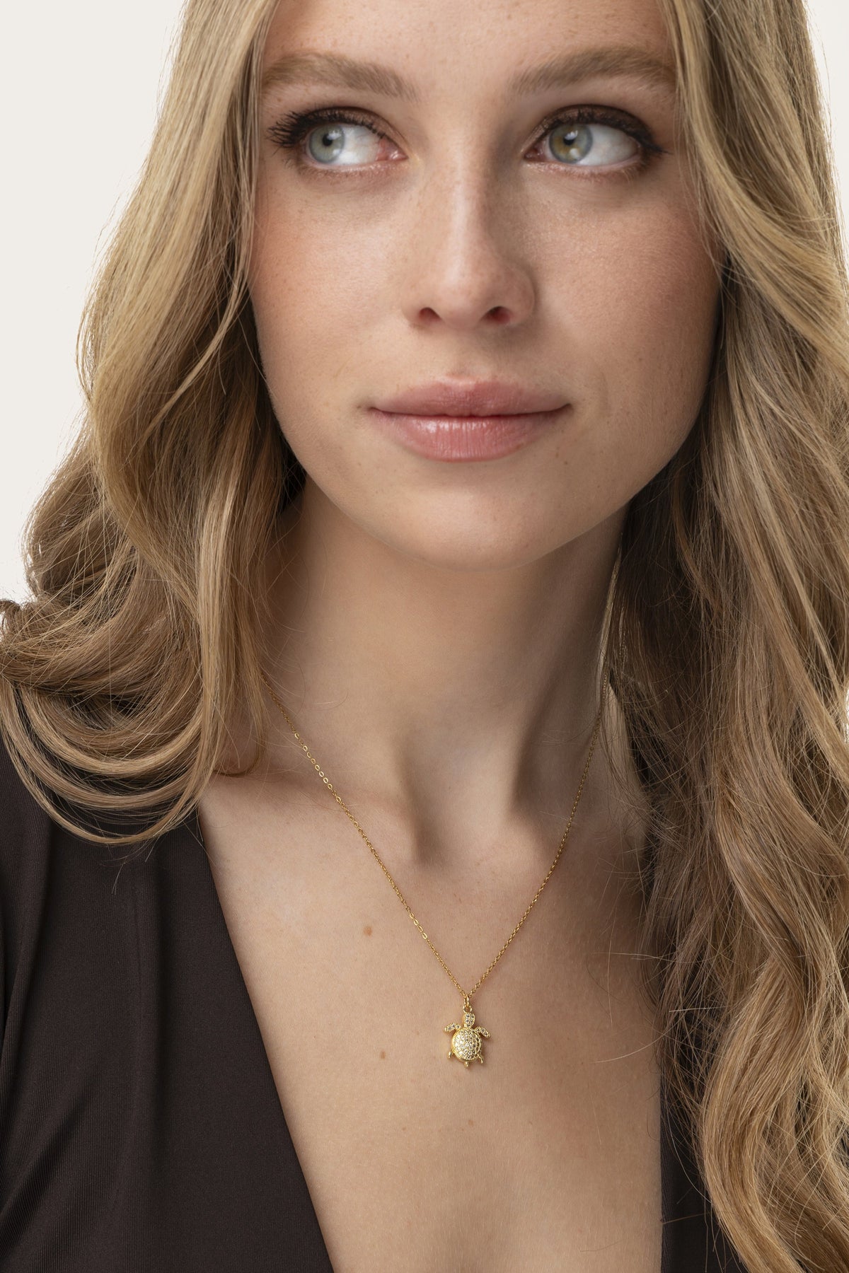VESTOPAZZO - Pavé Turtle Necklace