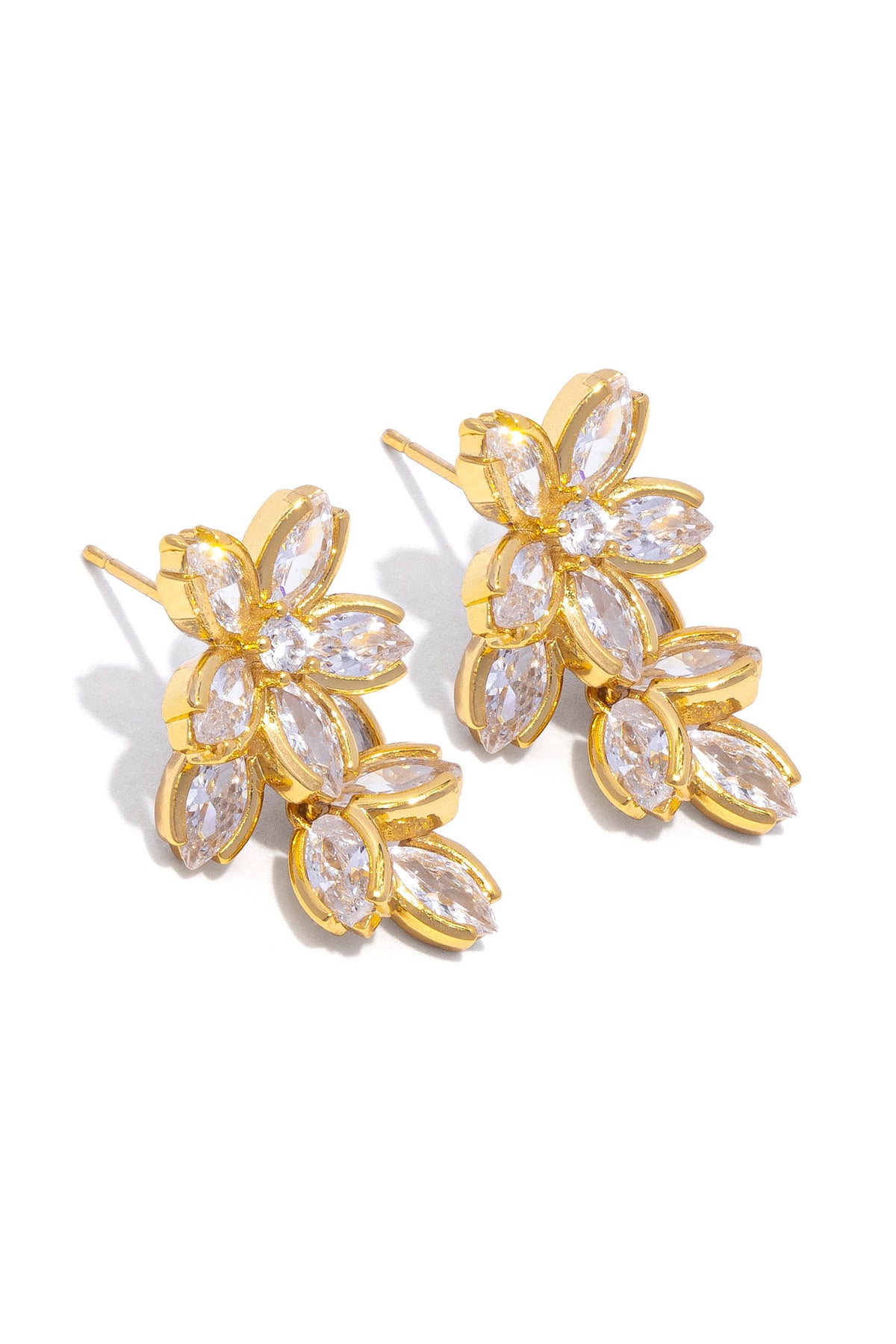 Vestopazzo Flower Earrings With Zircons - Earrings in Kuwait | أقراط بتصميم زهرة مرصعة بأحجار الزركون البراقة - Saya