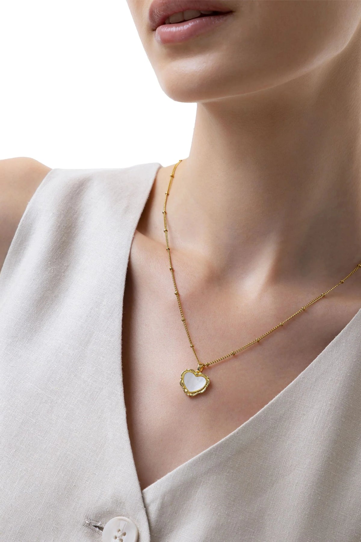 VINTAGE HEART NECKLACE