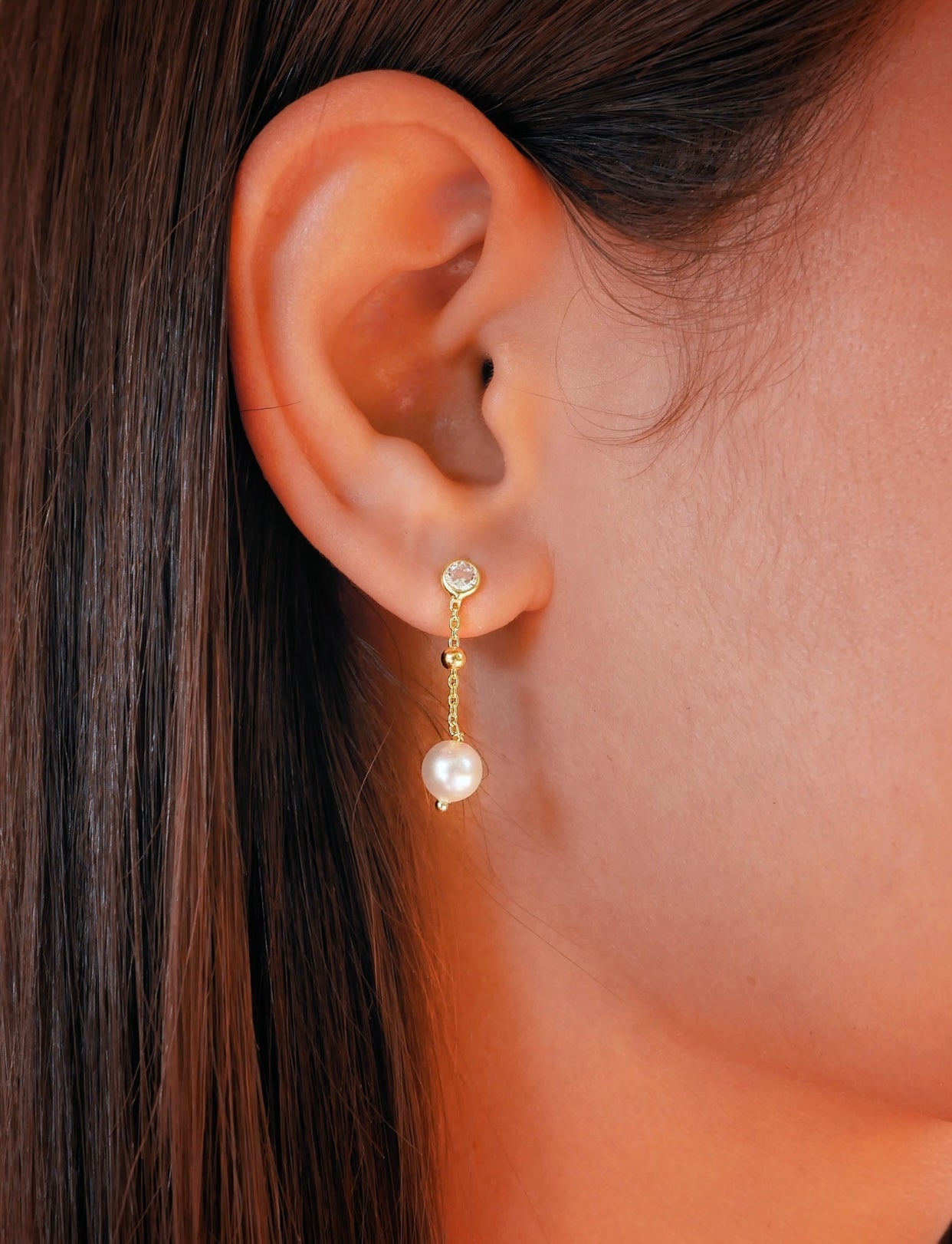 Pearl Classic earrings with zircons elements