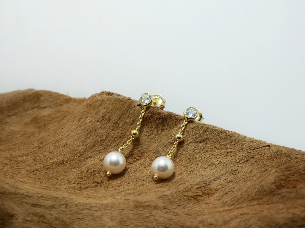 Pearl Classic earrings with zircons elements