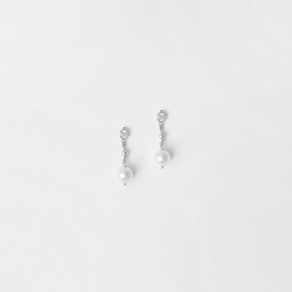 Pearl Classic earrings with zircons elements