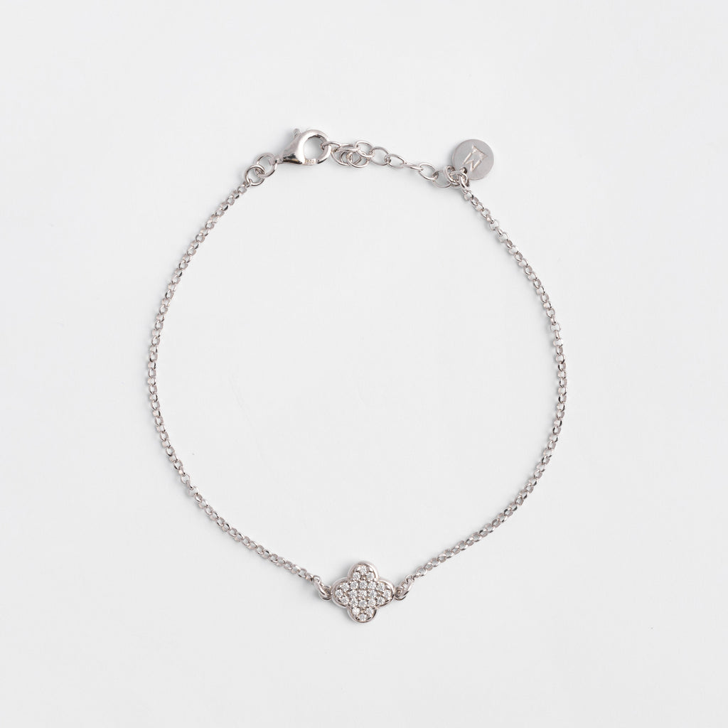 Diamond bracelet clover