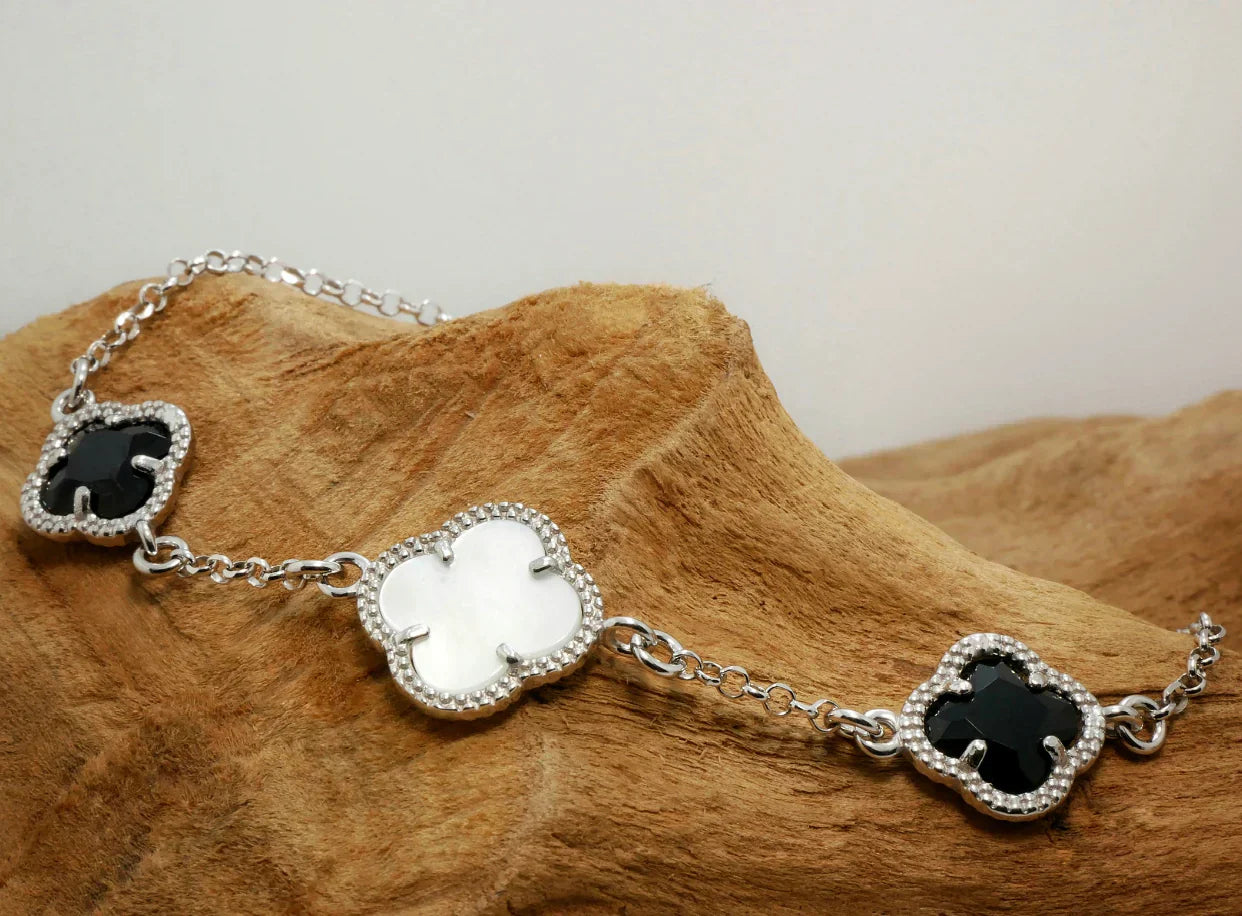 CLOVER | BRACELET WITH BLACK QUARTZ AND MOTHER OF PEARL