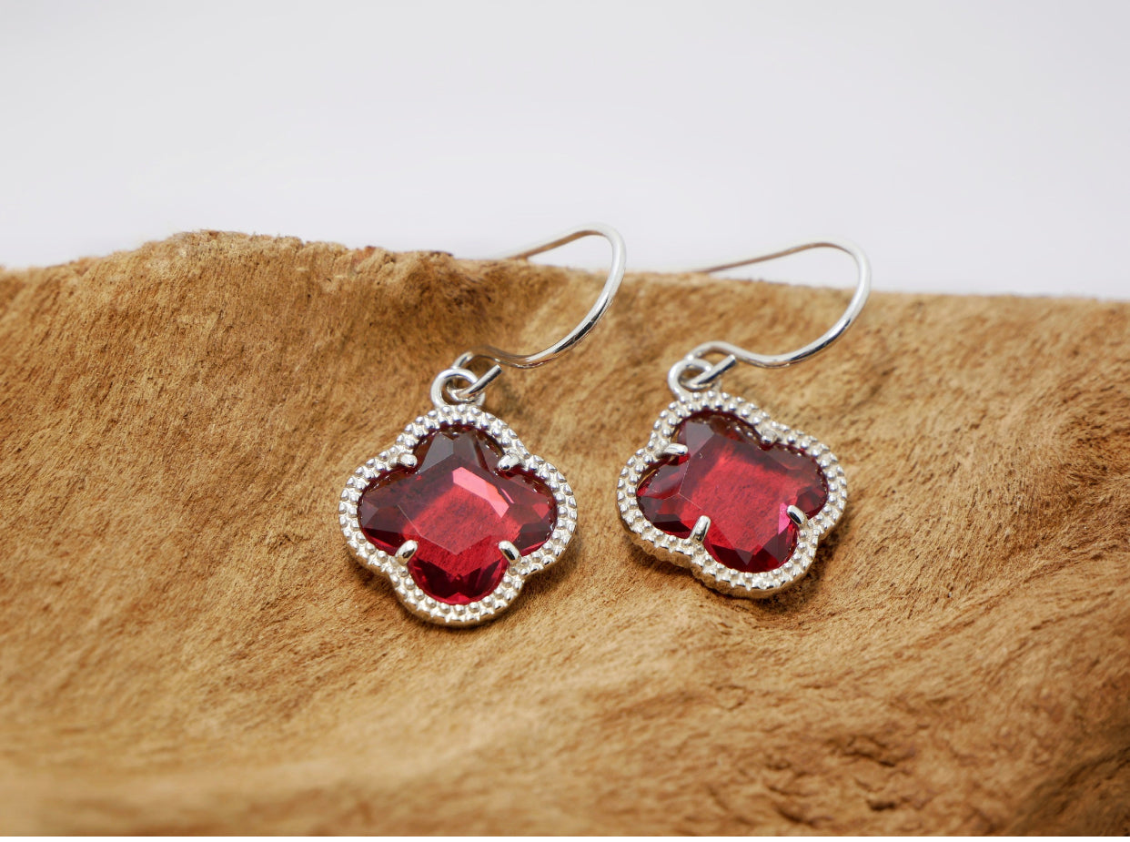 Clover | Earrings with Red Quartz