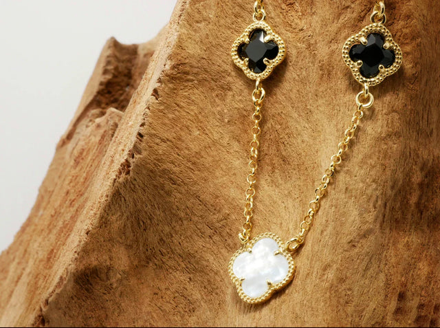 MORICONI - Clover | Necklace with Blue Quartz and Mother of Pearl
