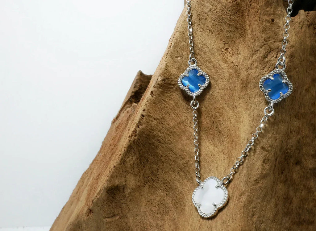 CLOVER | NECKLACE WITH BLUE QUARTZ AND MOTHER OF PEARL