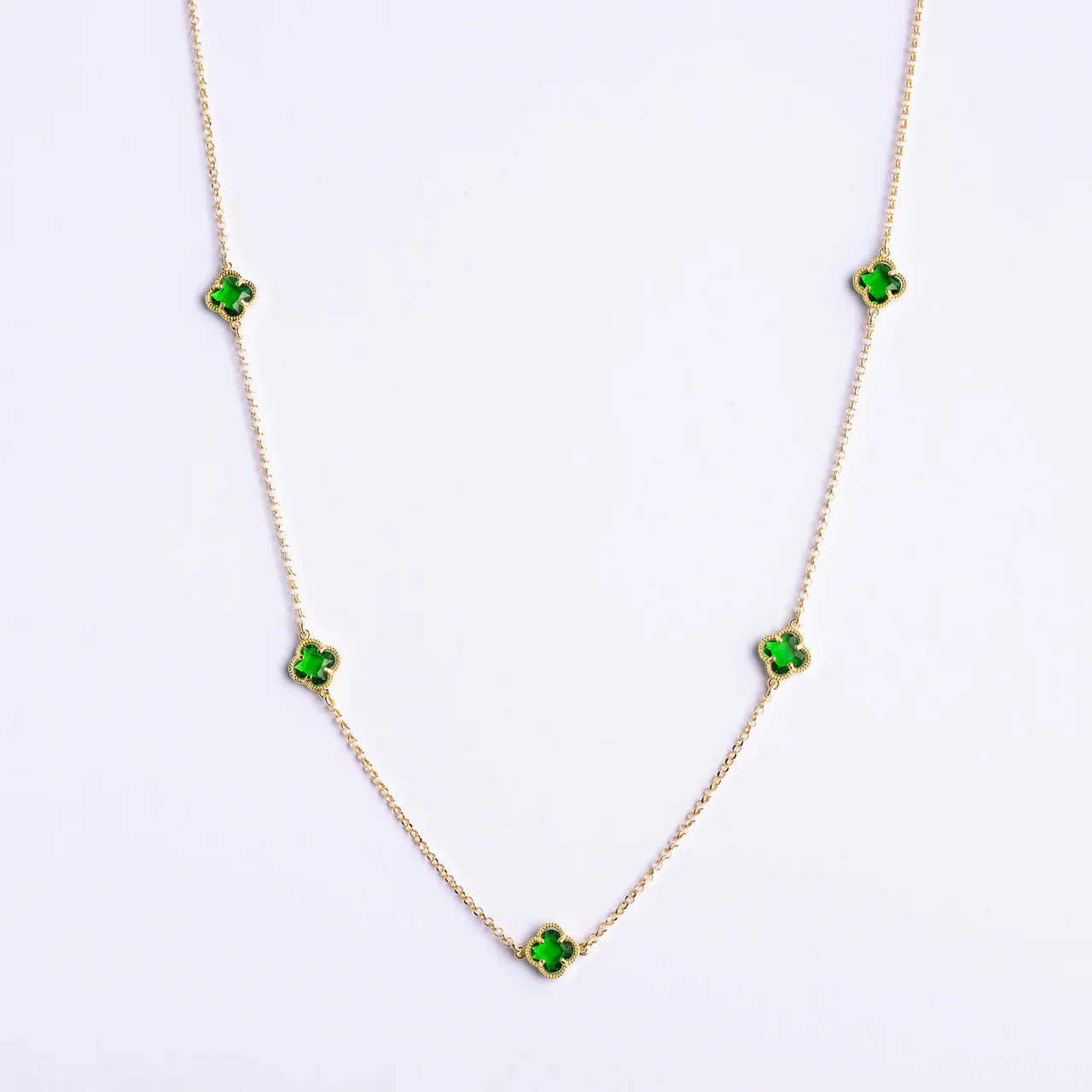 CLOVER | NECKLACE WITH RED QUARTZ