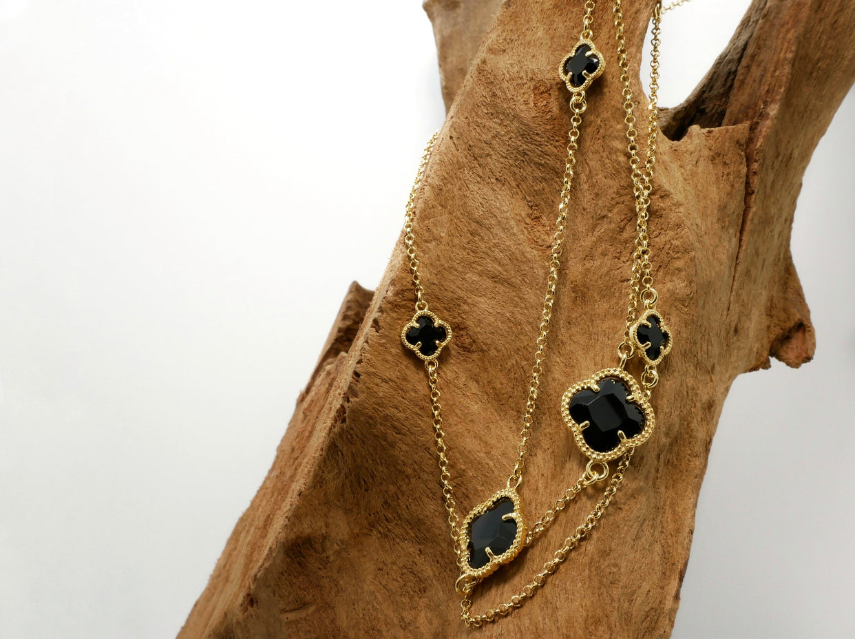 Clover long necklace with black quartz