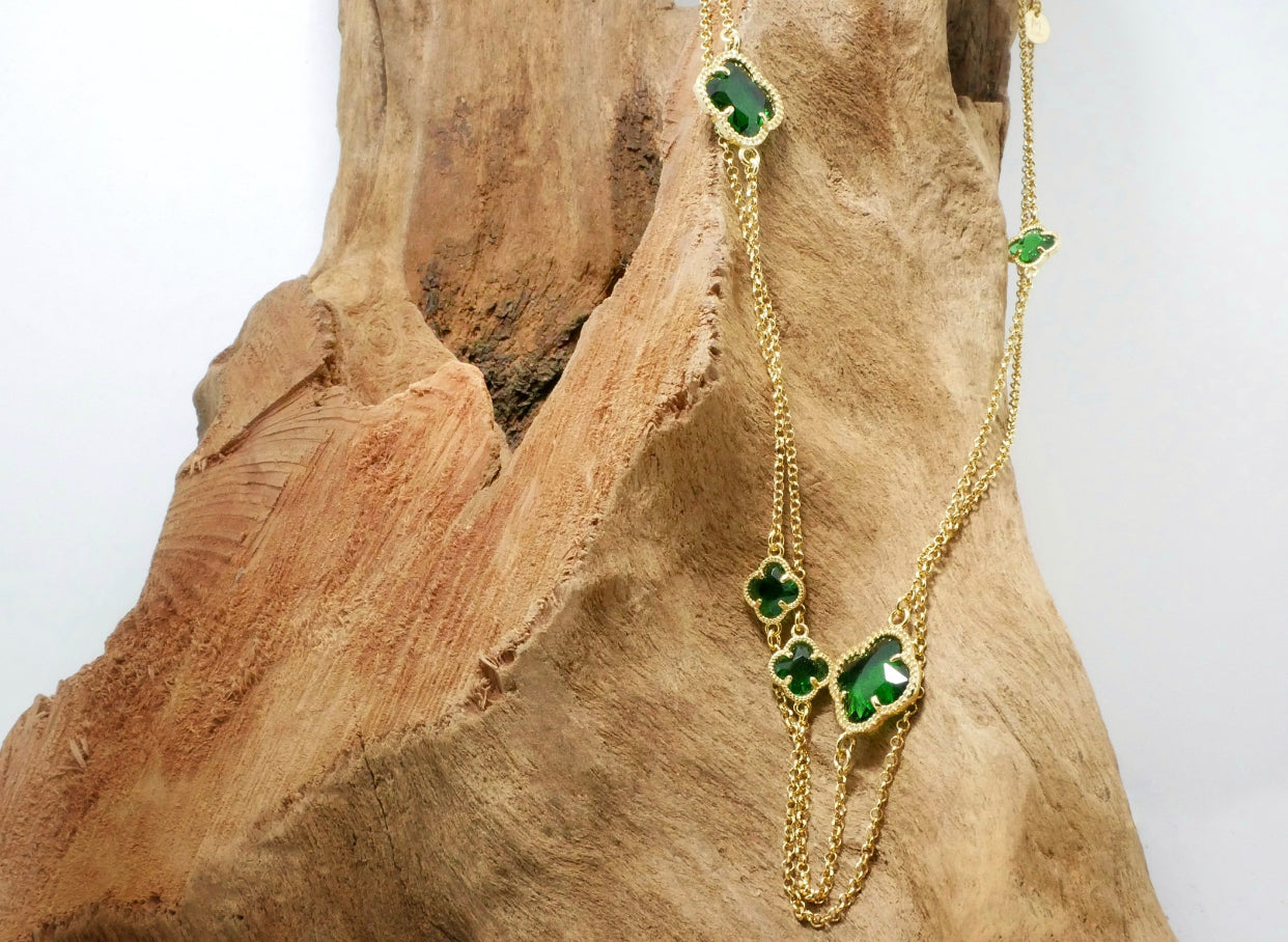 Clover long necklace with emerald quartz
