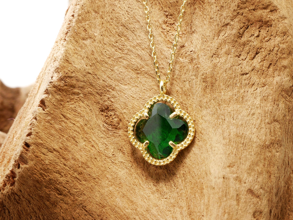 Clover | Necklace with Emerald Quartz