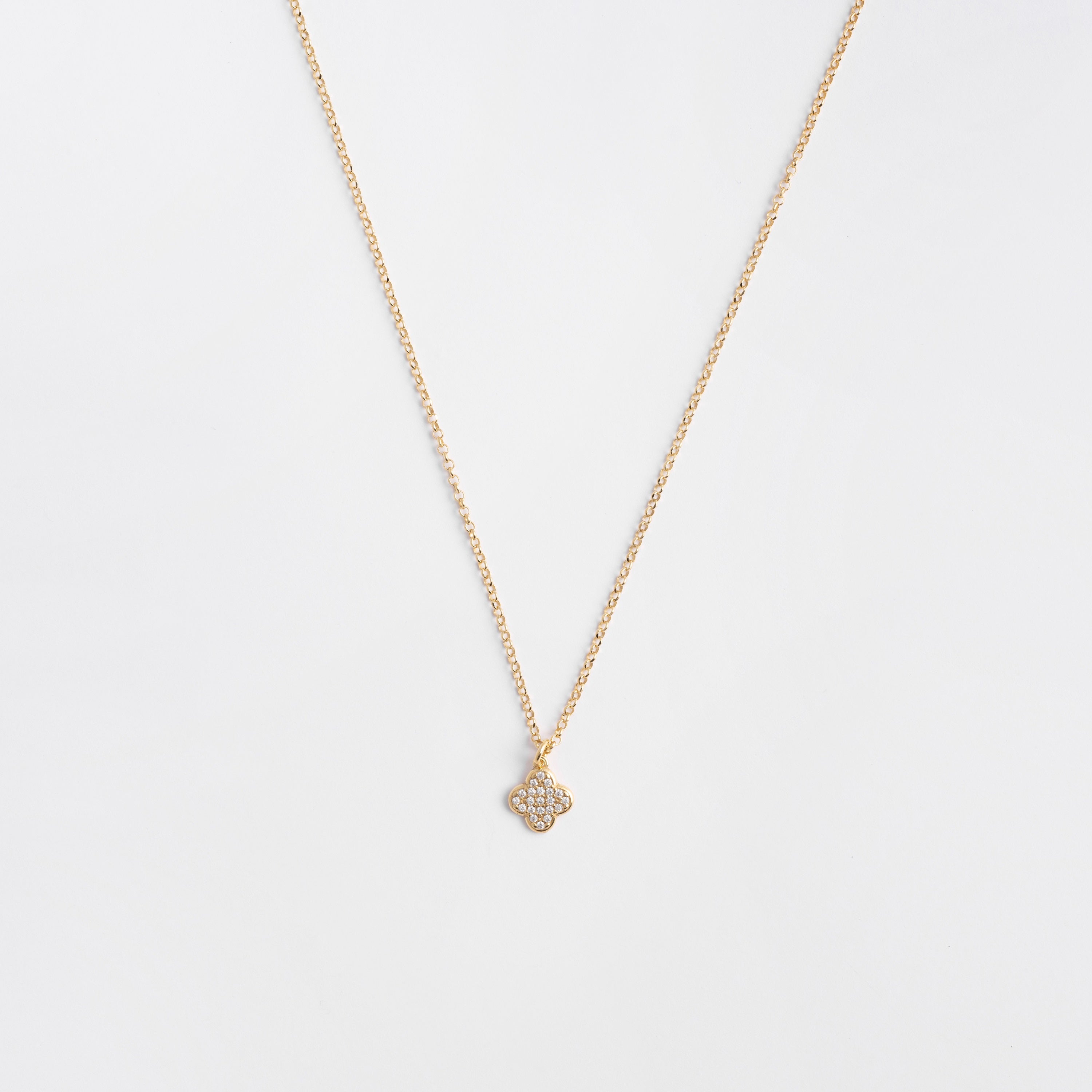 Diamond necklace clover
