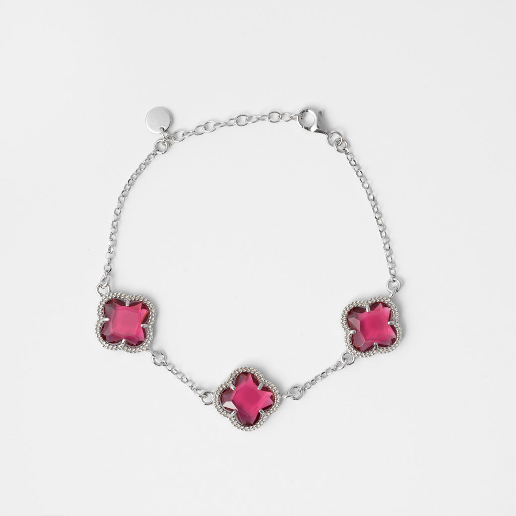 Clover with red quartz